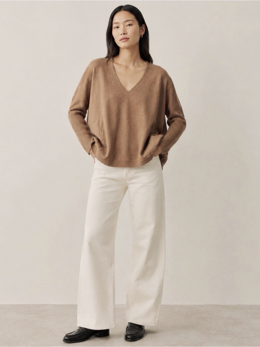 Babaton Aritzia Woman Brown Wool Knit Boxy Relax V-Neck Sweater S/M Minimal Chic